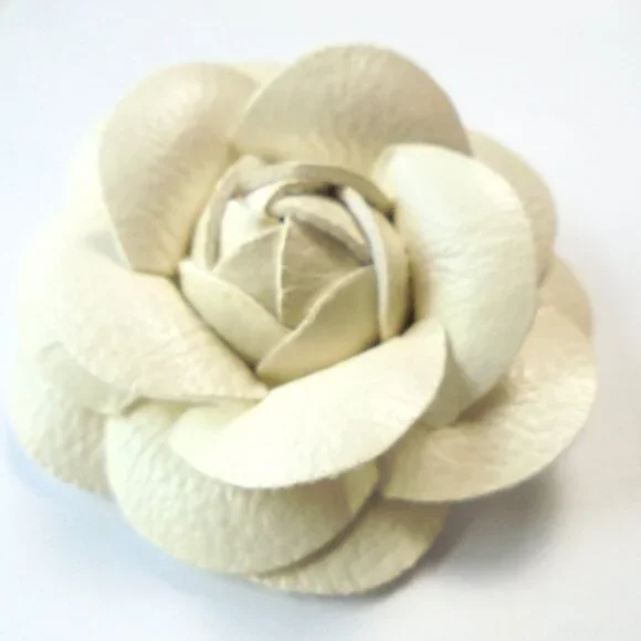 Floral Brooch Cream color flower Pin accessories 2.5" NEW - Picture 3 of 9